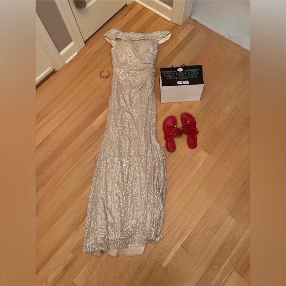 NWT MAC DUGGAL - ONE-SHOULDER RUCHED SEQUINED GOWN - NUDE SIZE 8 - Picture 4 of 6